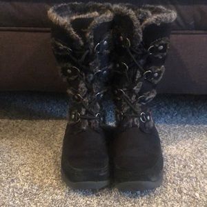 Black SZ. 4 Ninewest Faux Fur Boots - gently worn,  Smoke Free Home